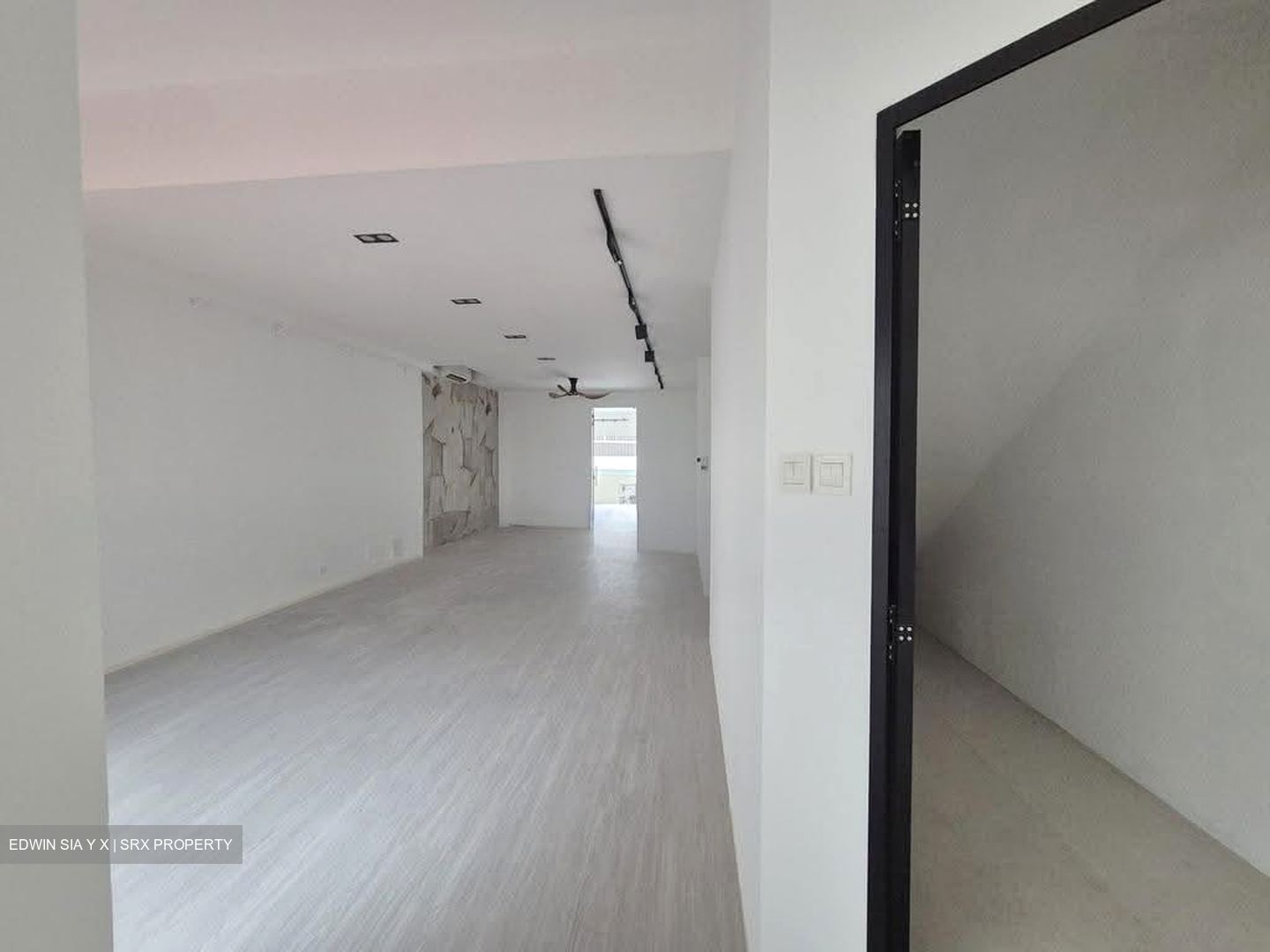 Eastern Residence (D15), Office #608997581